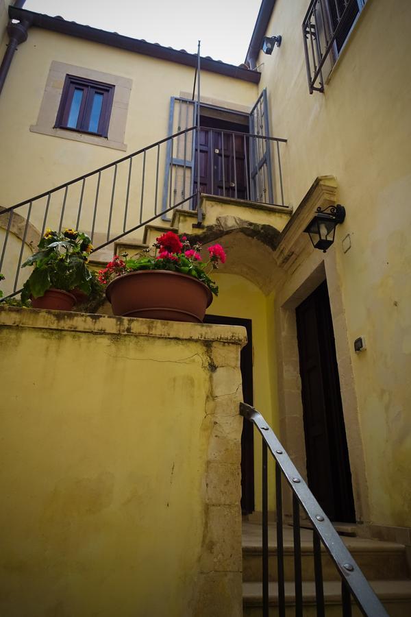 Bb Opera Dei Pupi Bed & Breakfast Syracuse Eksteriør bilde